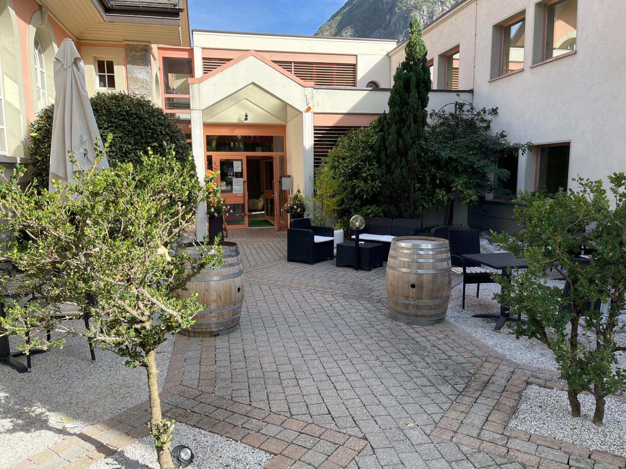 Hôtel les Berges Chippis Exterior foto